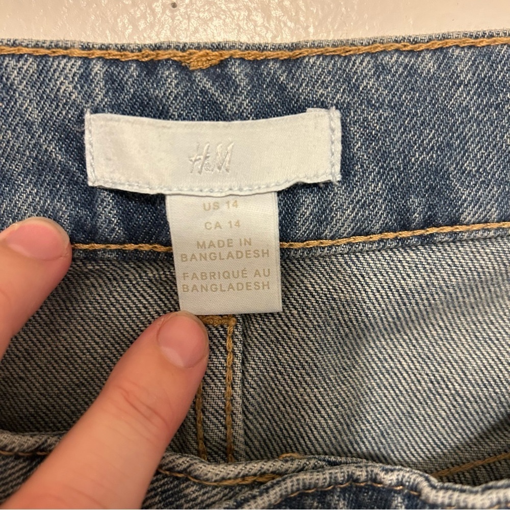 H&M • Classic straight jeans - Picture 4 of 7